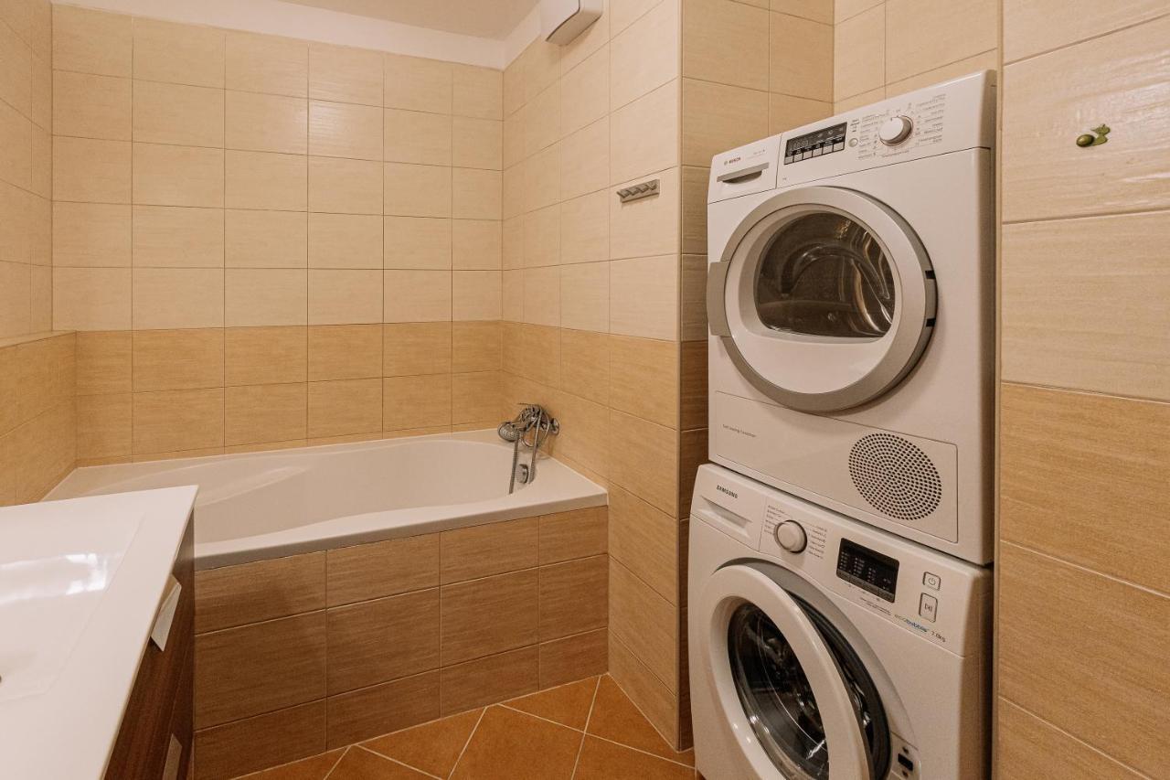 Apartment Family Bratislava Parking Slot Included! Εξωτερικό φωτογραφία