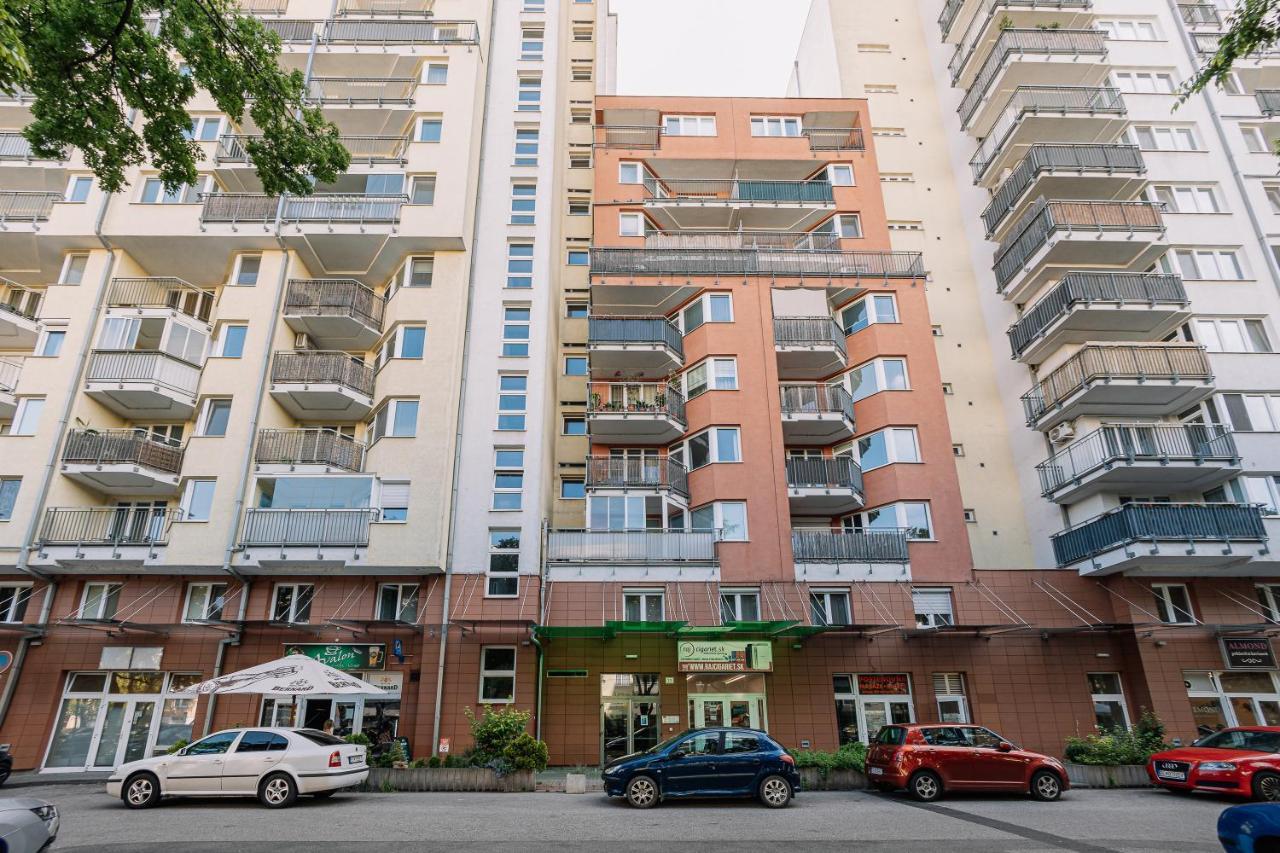 Apartment Family Bratislava Parking Slot Included! Εξωτερικό φωτογραφία